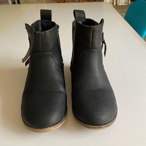 Girls Black Booties - size 1